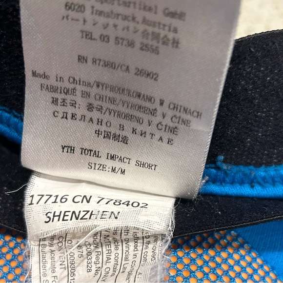 Burton Youth Size Medium Impact Shorts - Picture 4 of 4